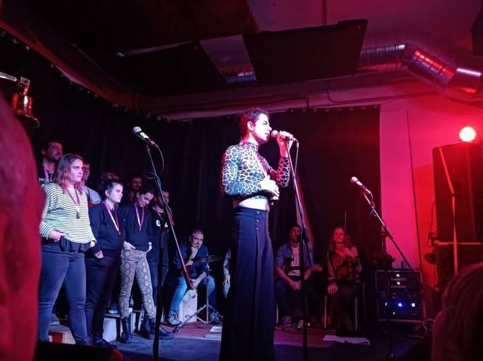 Koplakari onenen eztarriak prest ostiralerako