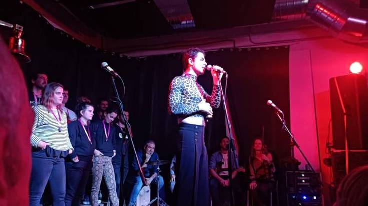 Koplakari onenen eztarriak prest ostiralerako