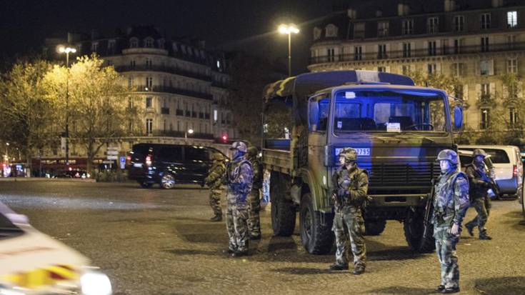 Parisko atentatuak: David Juliáren argazki erreportajea