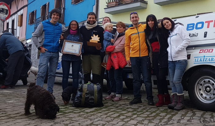 Alex Txikon Aizarnan izan da Suku Maya bisitatzen Himalayara abiatu aurretik