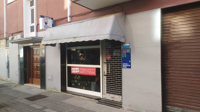 Errege eguneko loteriaren saritutako bi dezimo egokitu dira Azkoitian