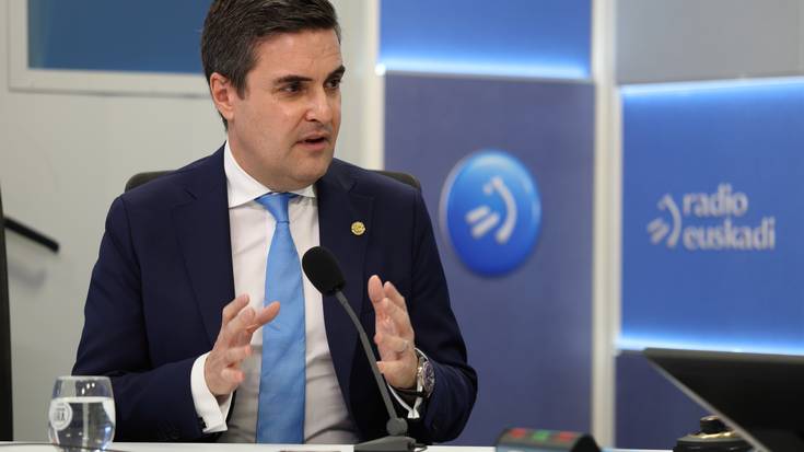 Mikel Jauregi: "Industriako lanpostuak nahi dituzte gure seme-alabek, ez pintxo-potekoak"