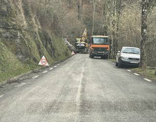 Beizama eta Nuarbe arteko errepidean obretan ari dira, bidea seguruago egiteko
