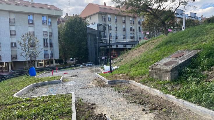 Asfaltatze lanek aldaketak eragingo dituzte Larretxoko zirkulazioan