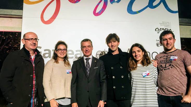 Eusko Jaurlaritzak antolatutako Gazteak eta Memoria ekitaldian gonbidatuak