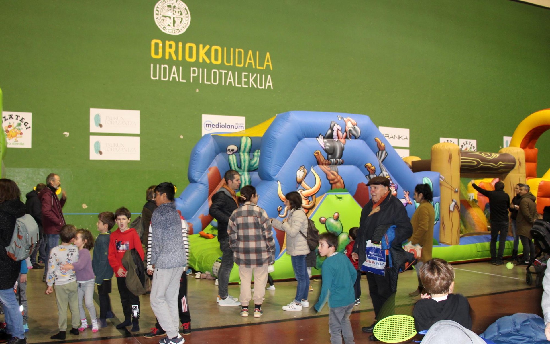 Haurrentzako puzgarriak jarriko dituzte bihar eta etzi