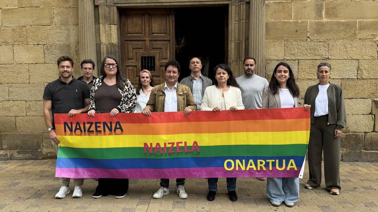 Zarauzko Udalak bat egin du LGTBIfobiaren aurkako Nazioarteko Egunarekin