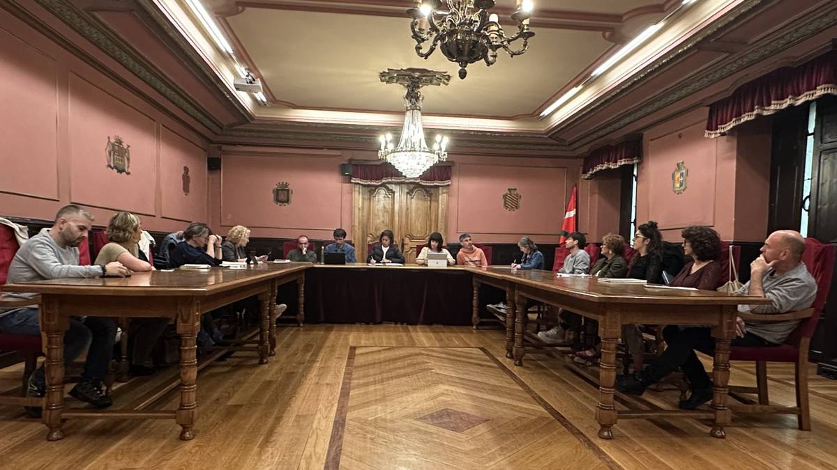 Lan jazarpenaren gaineko protokoloa eta Gazari buruzko EAJren mozioa, uztaileko lehen udalbatzarrean