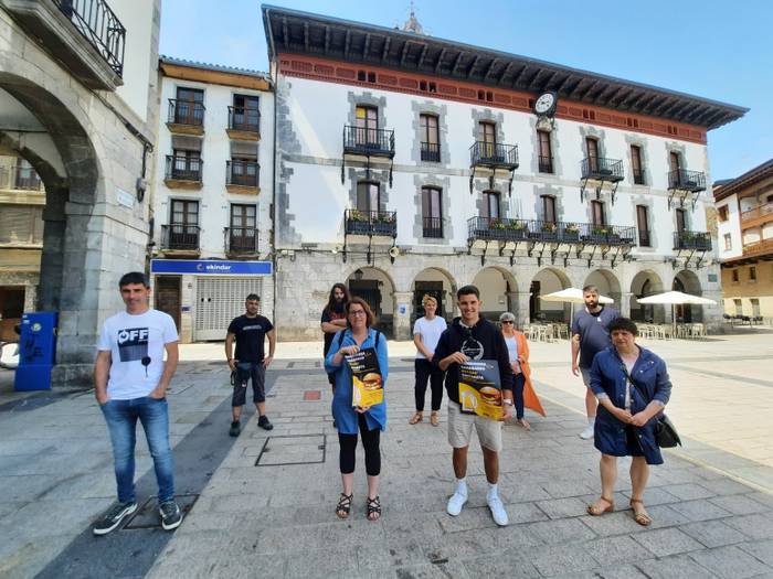 Hanburgesa lehiaketa eta dastaketa egingo dituzte zapatuan Azpeitian