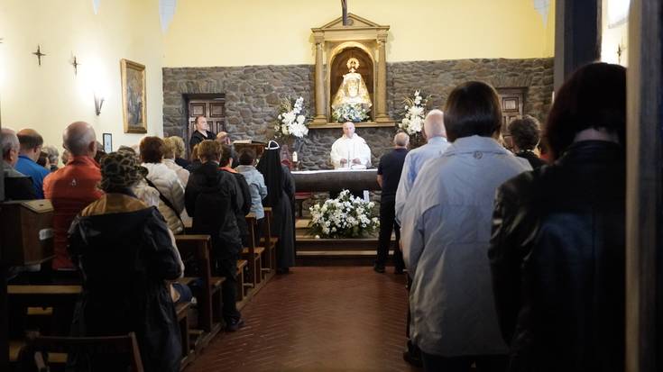 Urrategiko Amaren koroazioaren 75. urteurrena ospatu dute
