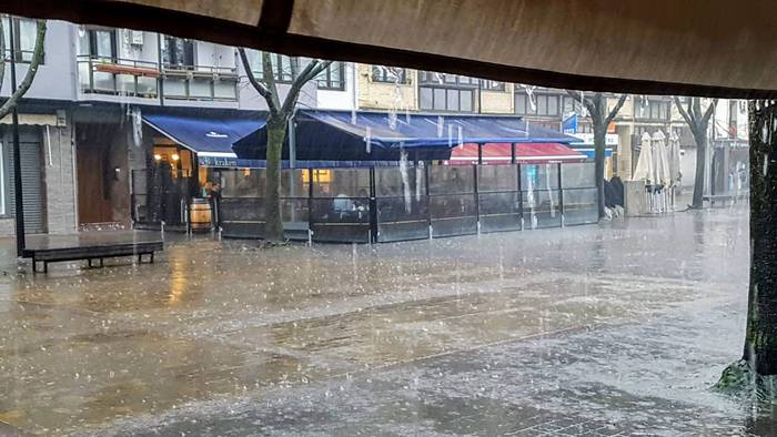 Iragarrita zegoen bezala, zaparrada handiak izan dira Zumaian eguneko une batzuetan