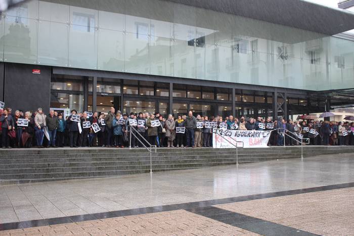 Pentsio duinen alde Donostian egingo den manifestaziorako autobusak jarri dituzte Urola Erdian