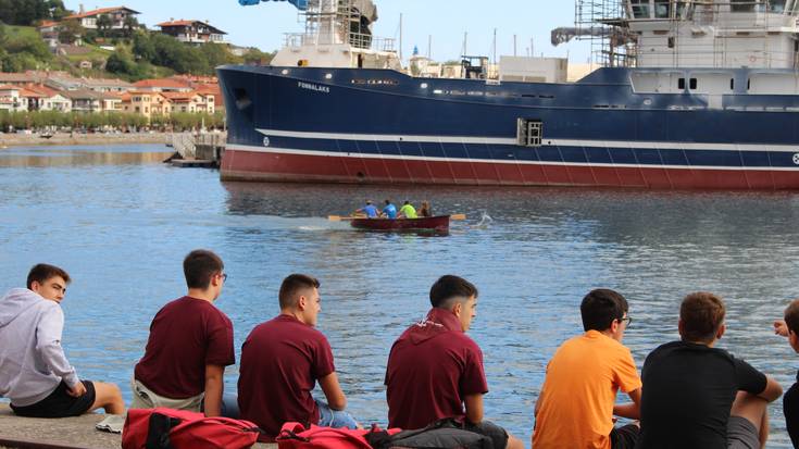 Ostiralean zabalduko dute Olarro Eguneko batel estropadetan izena emateko epea