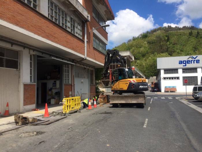 Uraren hornidura sarea hobetzeko lanak, Azpeitiko Landeta auzoan