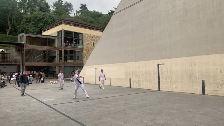 Datorren ostiralean jokatuko dira esku pilota txapelketako finalak