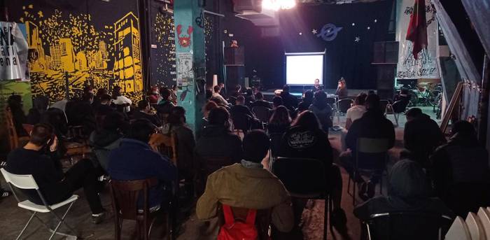 'Kultura ala kultur industria?' jardunaldietako lehen saioa egin dute Azpeitiko Gaztetxean