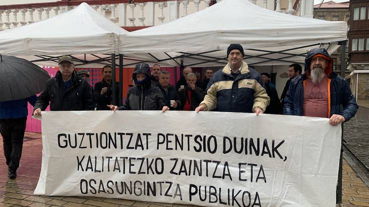 Protesten hasieraren bosgarren urteurrena ospatu eta gogoratu dute pentsiodunek