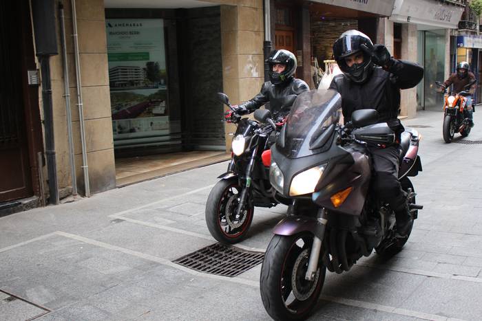 Ehun bat motorzale elkartu dira Azkoitiko II. Moto Topaketan