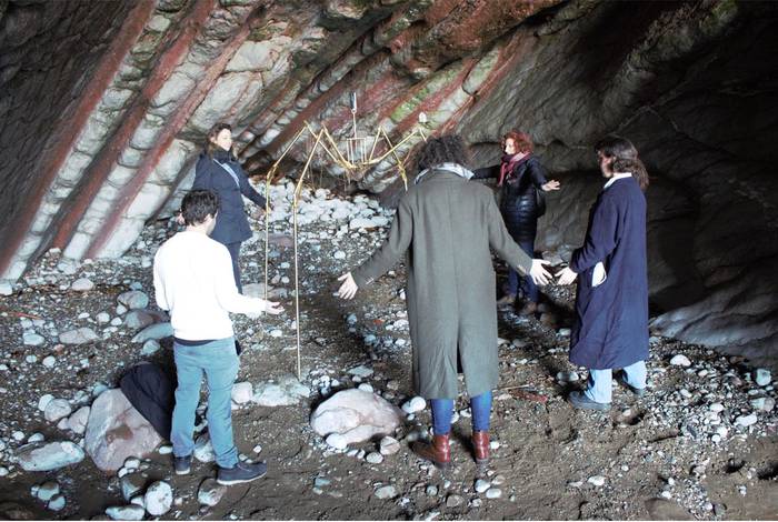 Iridio geruzan oinarritutako pieza artistikoa aurkeztu zuten larunbatean Itzurunen