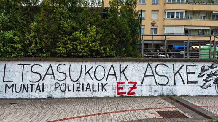 Estazio bideko pasabideko horma-irudiak txukundu dituzte