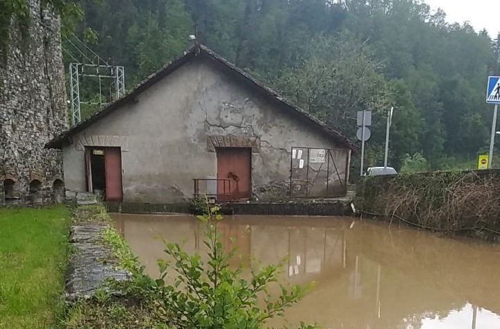 Fagollagako zentral hidroelektriko txikia bisitatzeko irteera