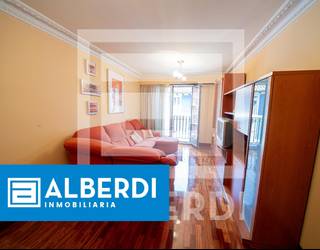 Alberdi Inmobiliaria: etxebizitza handia salgai Kale Nagusian
