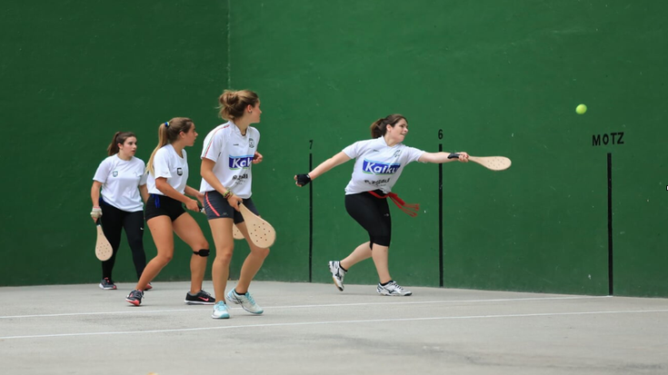 Emakumezkoen paleta txapelketa herrikoia egingo dute Frontoi Txikin