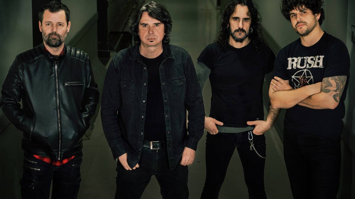 Latzen eta Eraldatzen taldeen kontzertuak izango dira uztailaren 18an, plazan