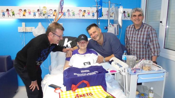 Aspanogiko haurrekin elkartu ziren Flysch Traileko kideak Gabonen aurretik