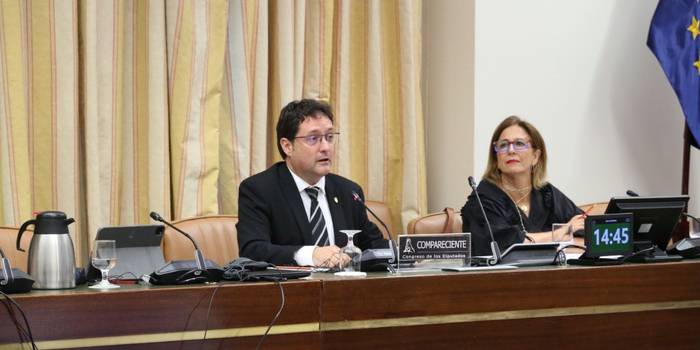 Espainiako Diputatuen Kongresuan izan da Xabier Txurruka alkatea, etxebizitzaren arazoaz hitz egiten