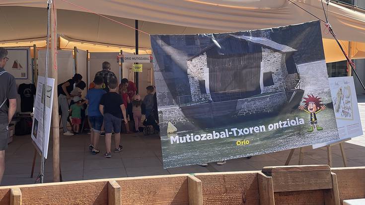 Mutiozabal ontziolari buruzko informazioa eman dute Pasaiako Itsas Festibalean