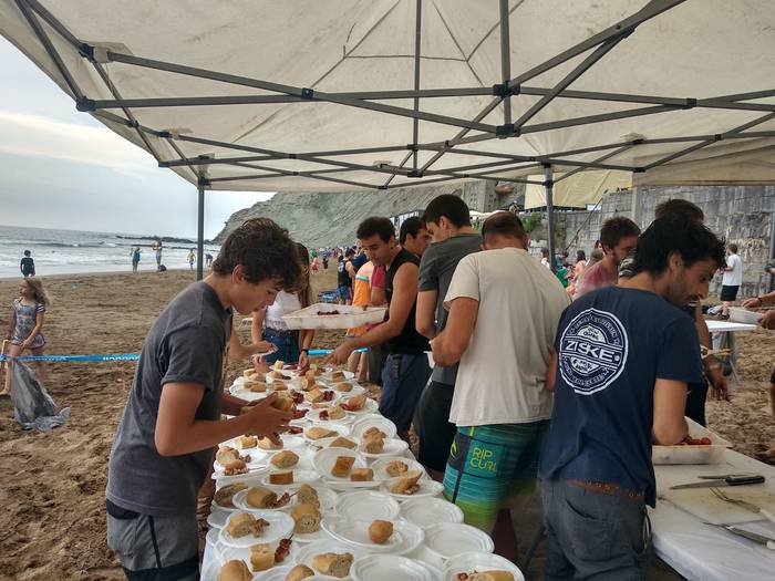 Surflariek hartuko dute Itzurun hondartza uztailaren 23an