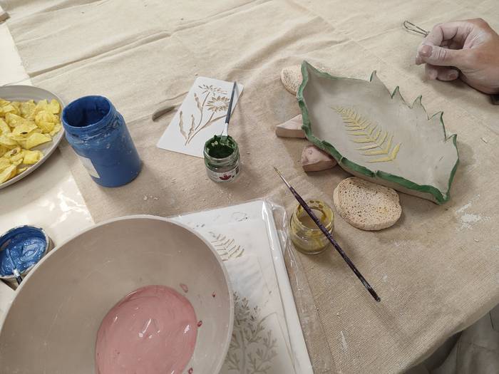 Zeramika eta kosmetika uztartuko dituzte Arte eta Diseinu Ikastegiko larunbateko ikastaroan