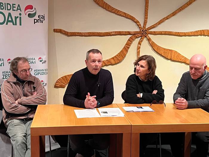 Alkateak Osinbeltzeko proiektuaz esandakoei erantzun die Zestoako EAJk