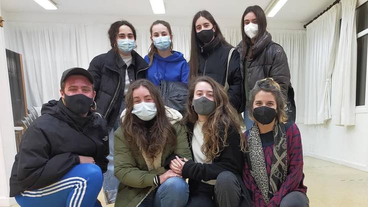 Ireki dituzte Zirtako ateak