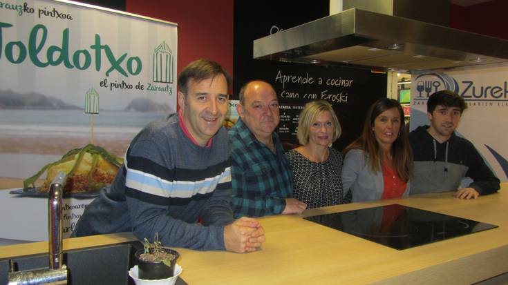 'Toldotxo' pintxoa egiten erakutsiko dute herriko sukaldariek
