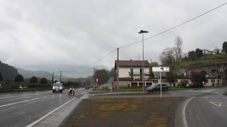 Basarteko bidegurutzean biribilgunea, autobus geltokiak eta pasabidea eraikitzeko lanak lehiaketara atera dituzte