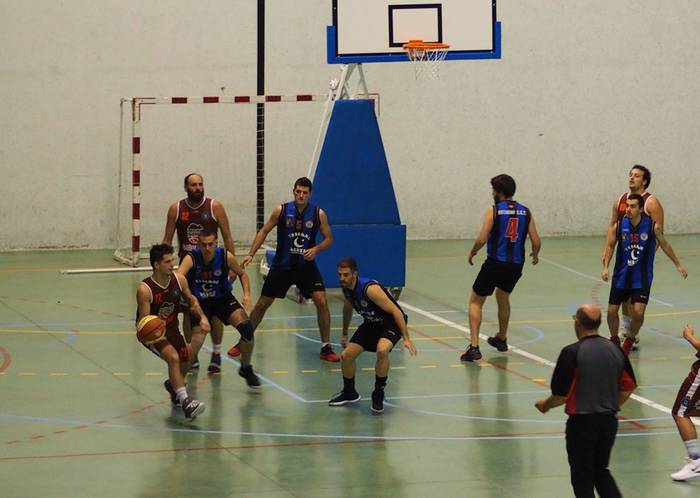 Igoera faseari heldu diote Sharks taldekoek