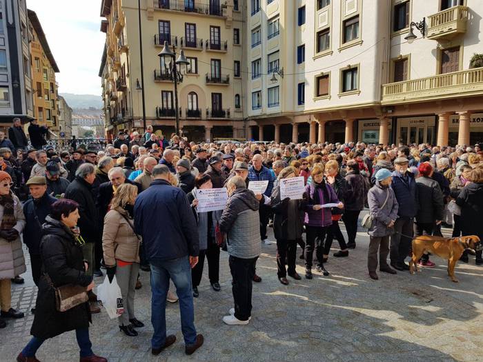 Elkarretaratzea deitu du jubilatu eta pentsionisten plataformak