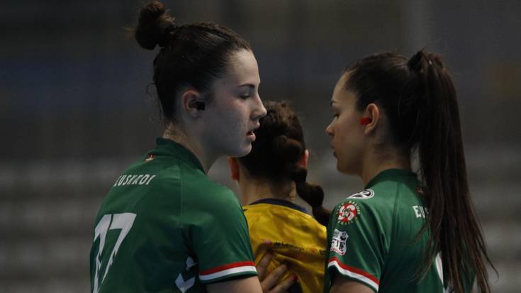 Euskadiko eta Kataluniako emakumeen eskubaloi selekzioek prestatze partidak jokatuko dituzte Zumaian