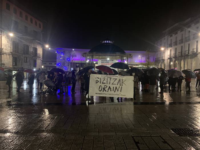 Indarkeria matxistarik gabeko bizitzen aldeko aldarria, Azpeitiko plazara