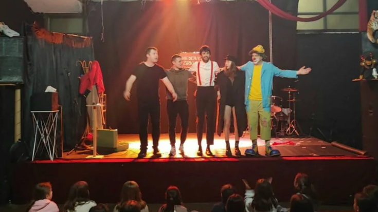 Gozatu ederra hartu dute haurrek Hoi Den/k Zirkue ikuskizunarekin