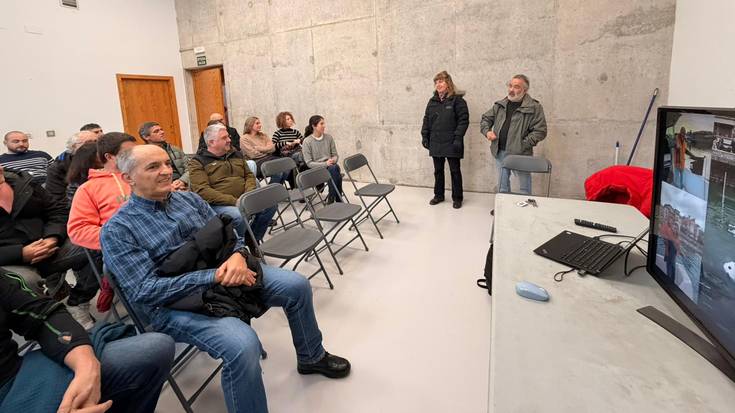 'Zinka' eskulturaren sortzaileek esker ona adierazi diete Olarrusubeko kideei