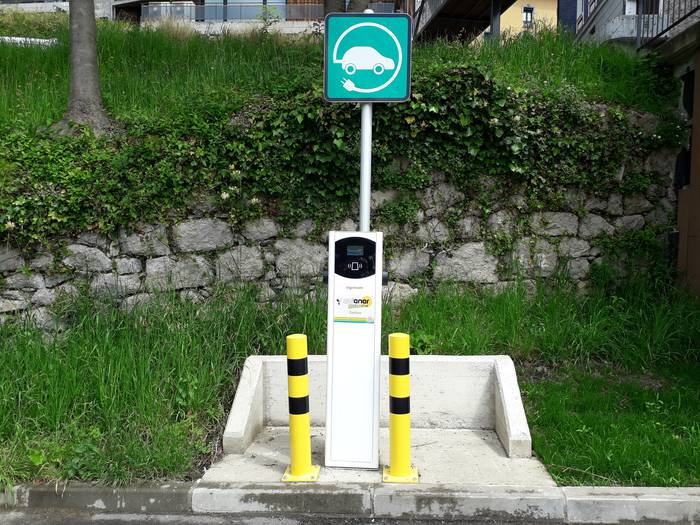 Autoen errekarga puntua jarri du Zestoako Udalak Zubimusu kalean