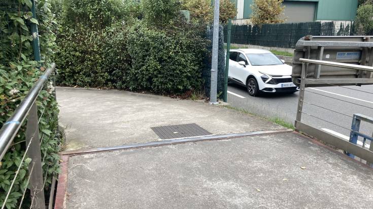 "Ezin al da baranda edo hesia jarri?"