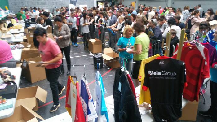 AEAren aldeko elkartasun festa egin dute gaur, Zarauzko Zinema Pilotalekuan