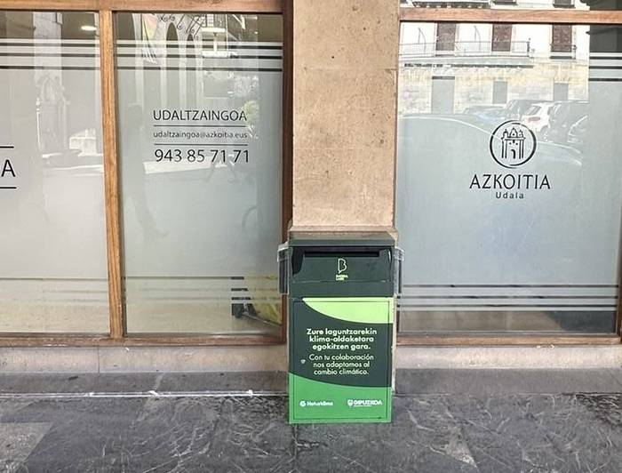Batera Labs egitasmoko postontzia jarri dute plazan