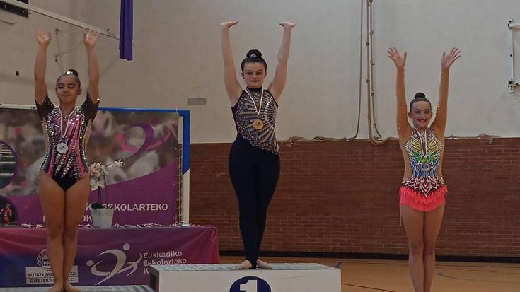 Maren Bikendi hirugarren, gimnastika erritmikoko Eskolarteko Euskadiko Txapelketan