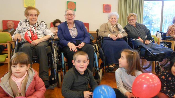 Aurrera doa adinekoen egoitzako San Martin astea