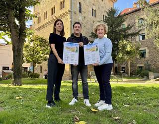 Hamar upategitako txakolina dastatzeko aukera, biharko festan